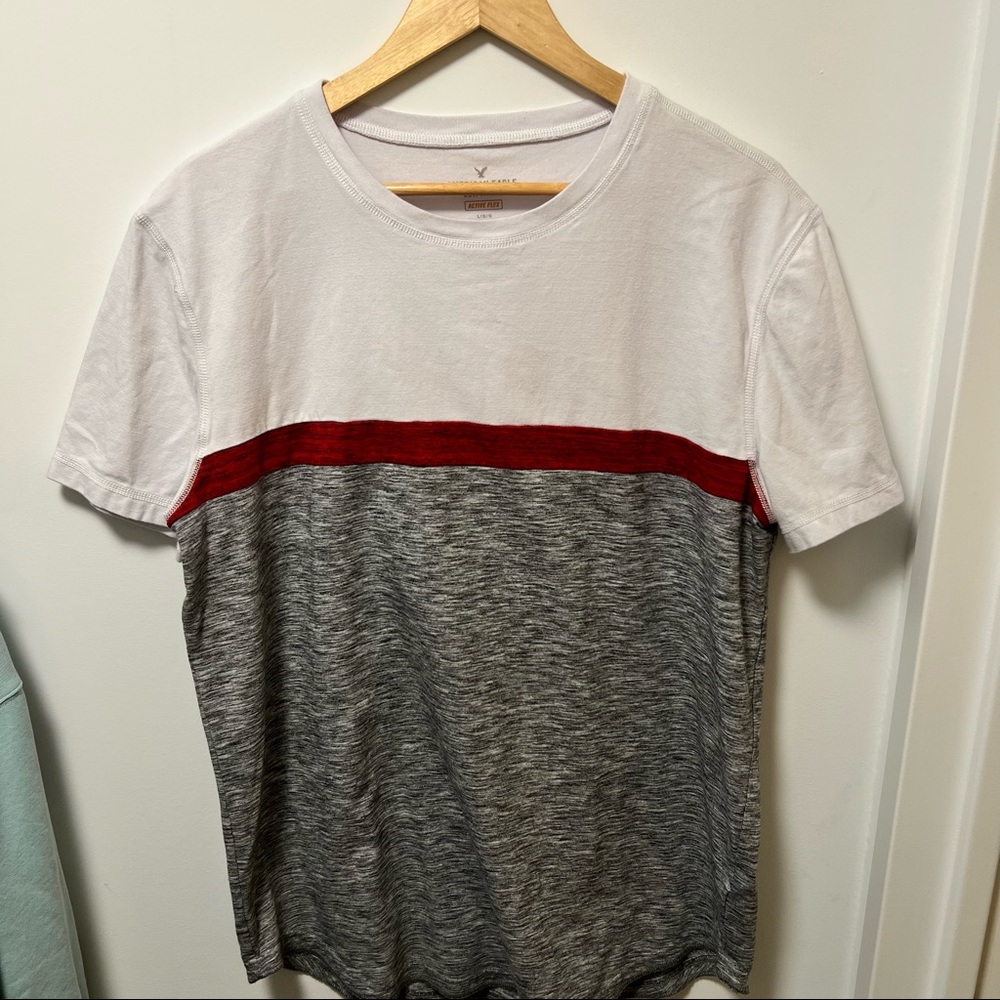 American Eagle Outfitters Active Flex T-Shirt. Large